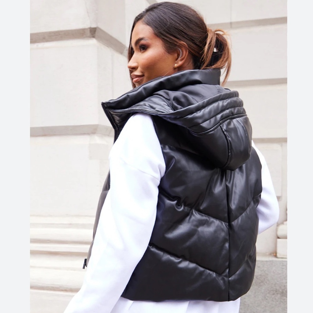 PrettyLittleThing Black Hooded Vest